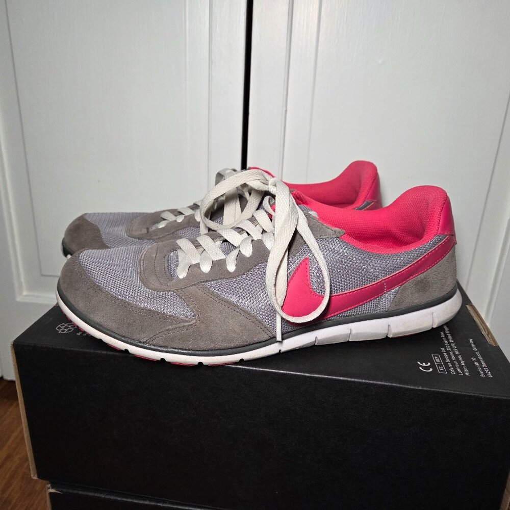 NIKE Vintage Sneakers Gray Hot Pink Women's Size 9